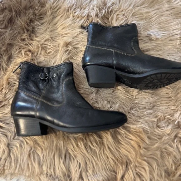 Sofft Black Ankle Boots with Buckle, women’s 7.5​ - Picture 5 of 13